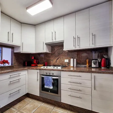 Beautiful House With Mountain And Ocean View Apartament